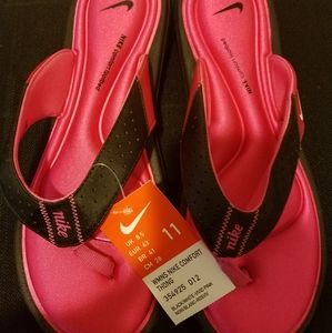Nike comfort thongs